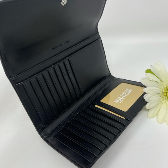 Michael Kors Jet Set Item Large EW Crossbody Set - Picture 8 of 16